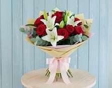 Букет цветов из:  Лилии и Розы в Новкусе-Артезиане