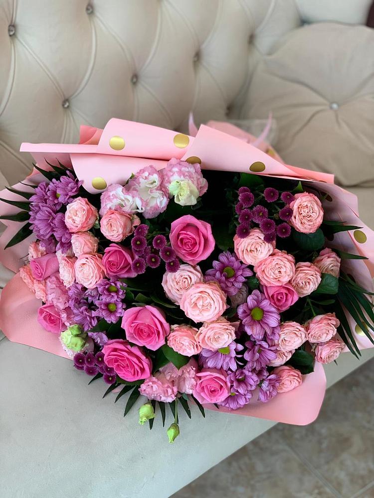 Букет цветов из: Хризантемы, Розы и Лизиантусы в Новкусе-Артезиане