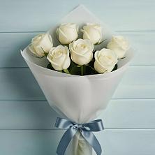 Букет 7 Белых роз Эдлесс Лав в Новкусе-Артезиане