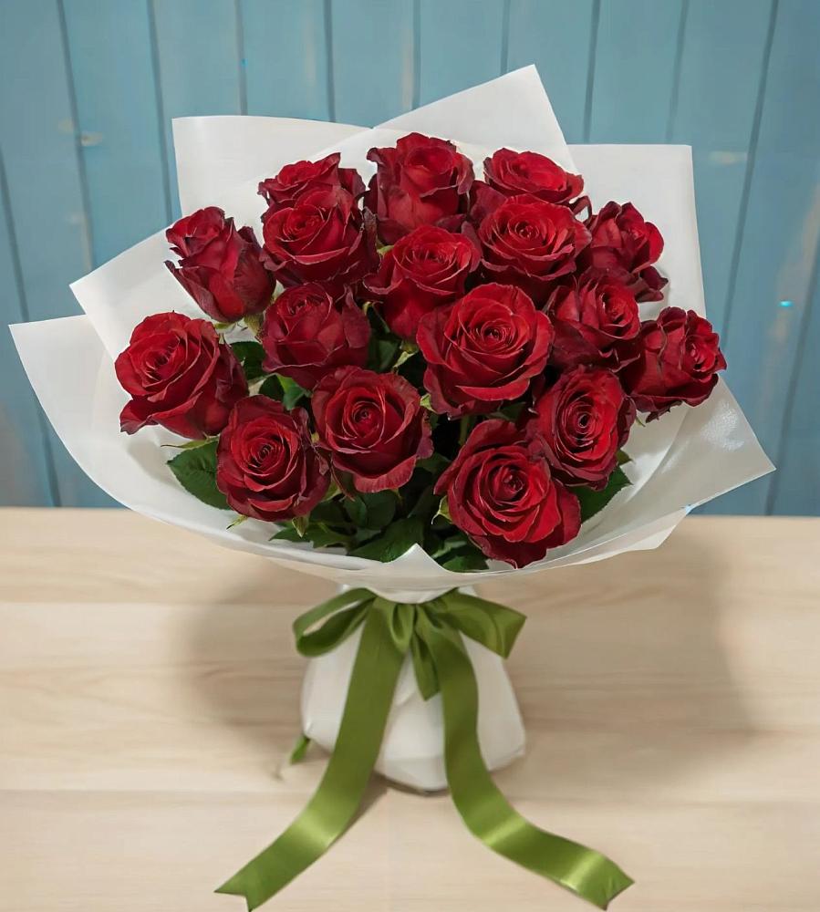 Букет Красные розы в Новкусе-Артезиане