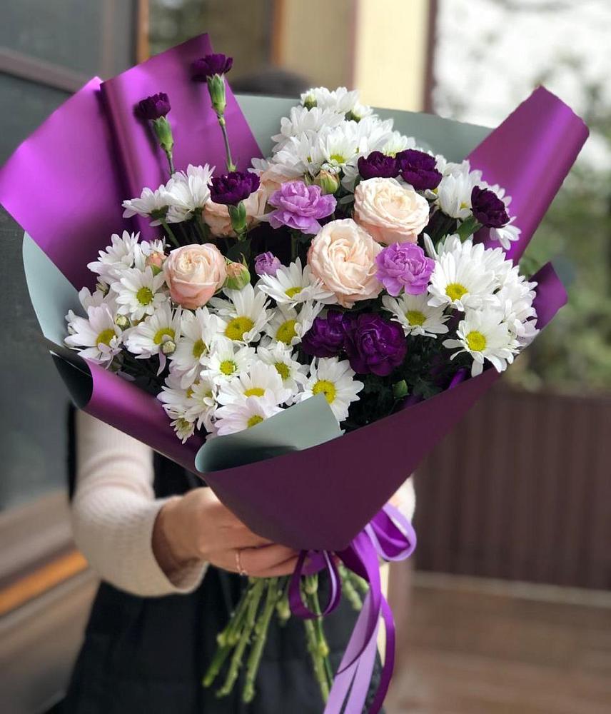 Букет цветов из: Хризантемы, Гвоздики и Розы в Новкусе-Артезиане