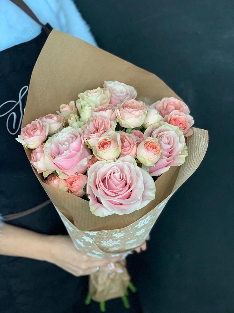 Букет цветов из: Хризантемы и Розы в Новкусе-Артезиане