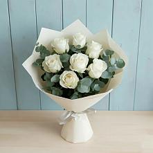 Букет Белые розы в Эвкалипте в Новкусе-Артезиане