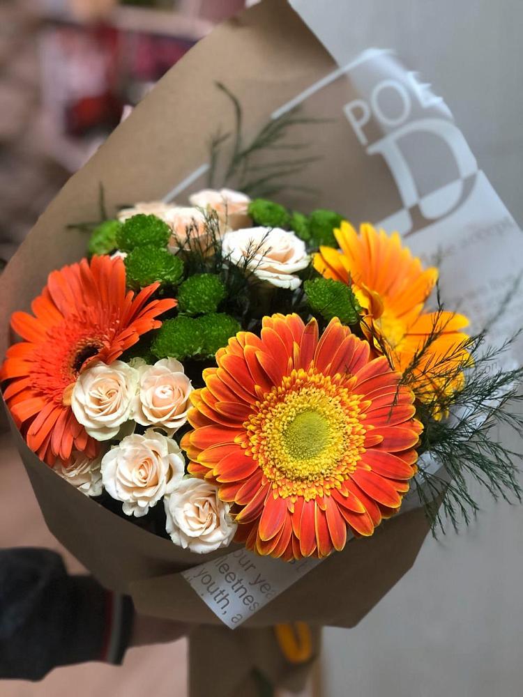 Букет цветов из: Герберы, Хризантемы и Розы в Новкусе-Артезиане