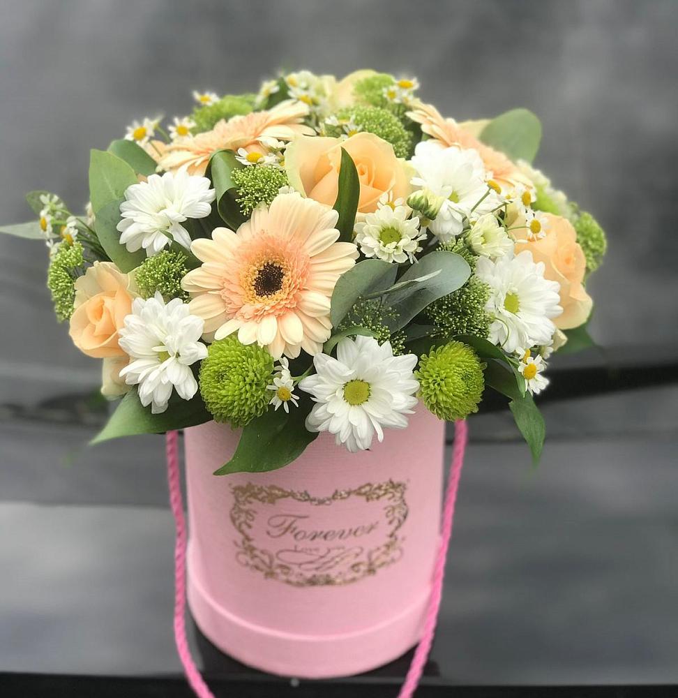 Цветочная композиция из Розы, Герберы и Хризантемы в шляпной коробке в Новкусе-Артезиане