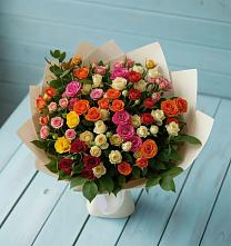 Букет Микс из разноцветных кустовых роз в Новкусе-Артезиане