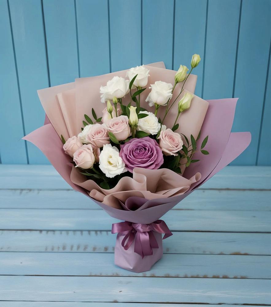 Букет цветов из: Розы и Лизиантусы в Новкусе-Артезиане